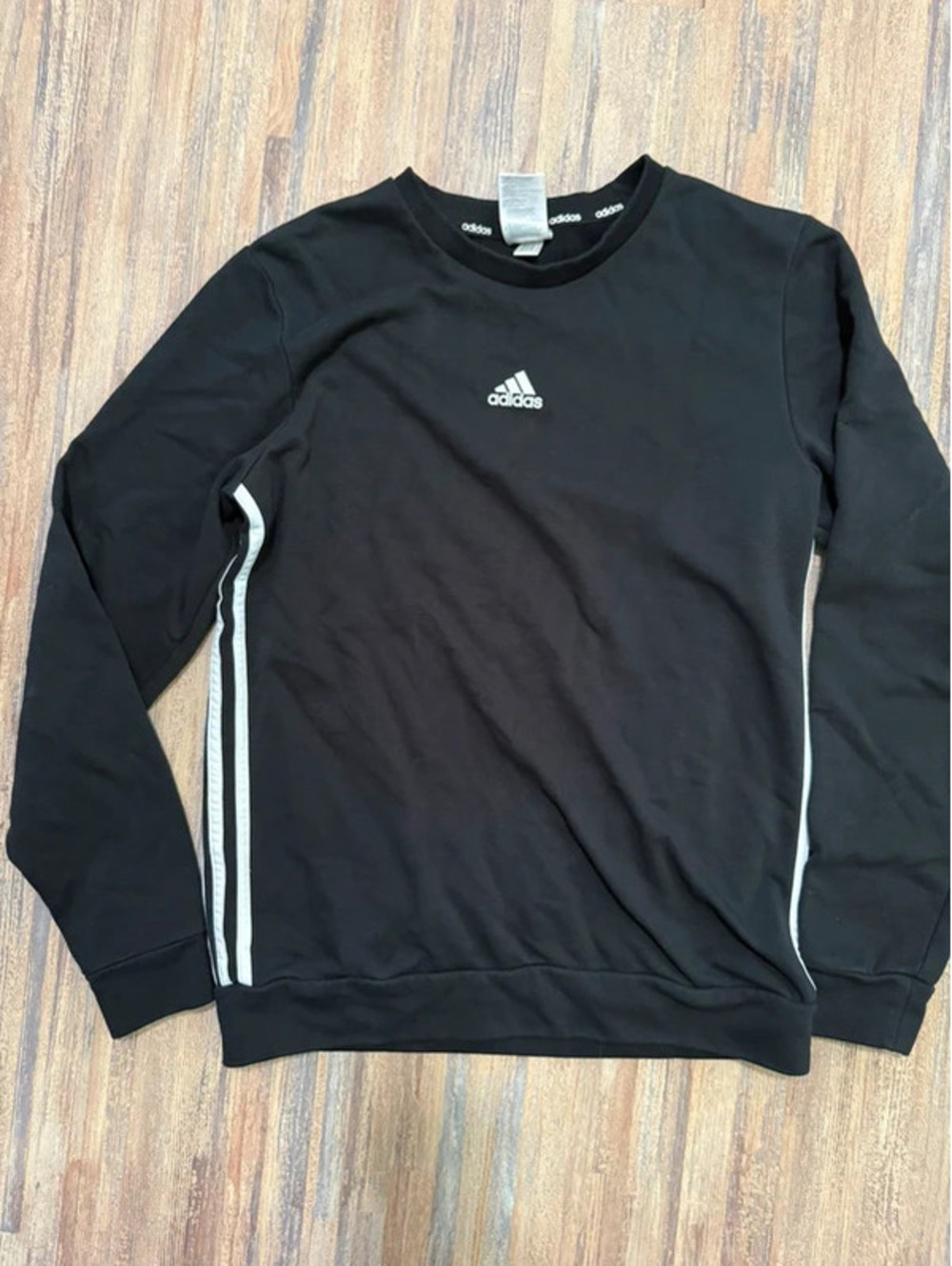 Adidas crewneck size medium